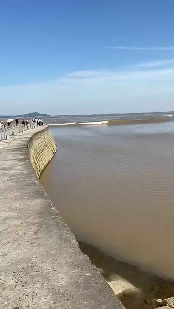 钱塘江涌潮现象,一浪越过一浪高,天下奇观!