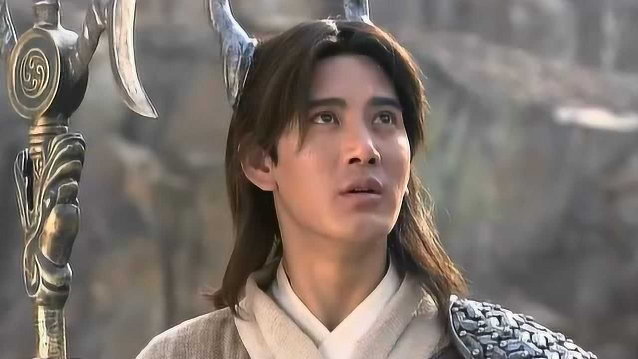 女娲传说之灵珠问天手拿三叉戟挑衅无道怎料无道化龙直接暴揍他一顿