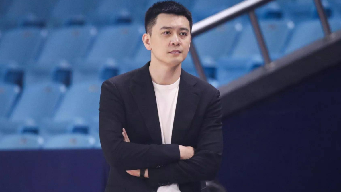 只差官宣杨鸣卸任辽宁益胜篮球俱乐部总裁一职或重返cba执教