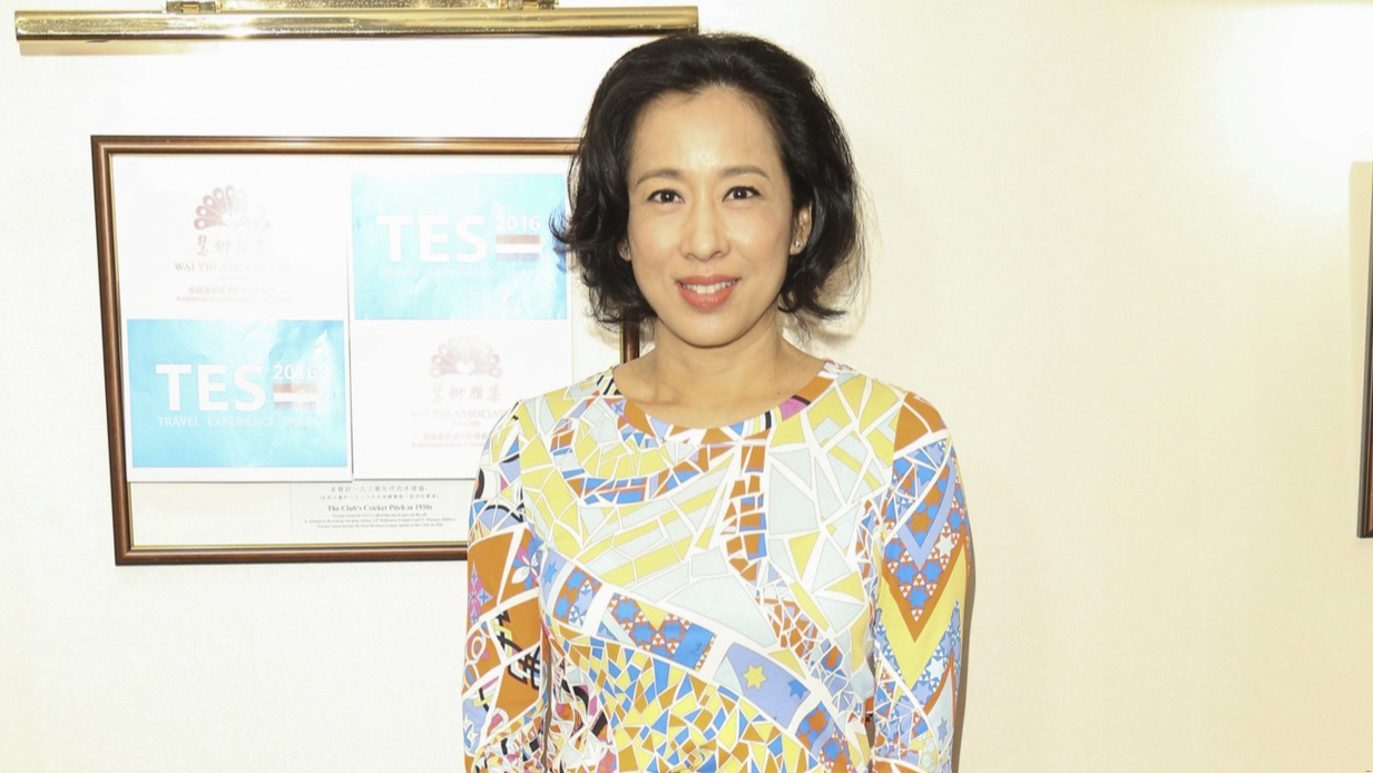 19岁获香港选美冠军,朱玲玲究竟有何底气