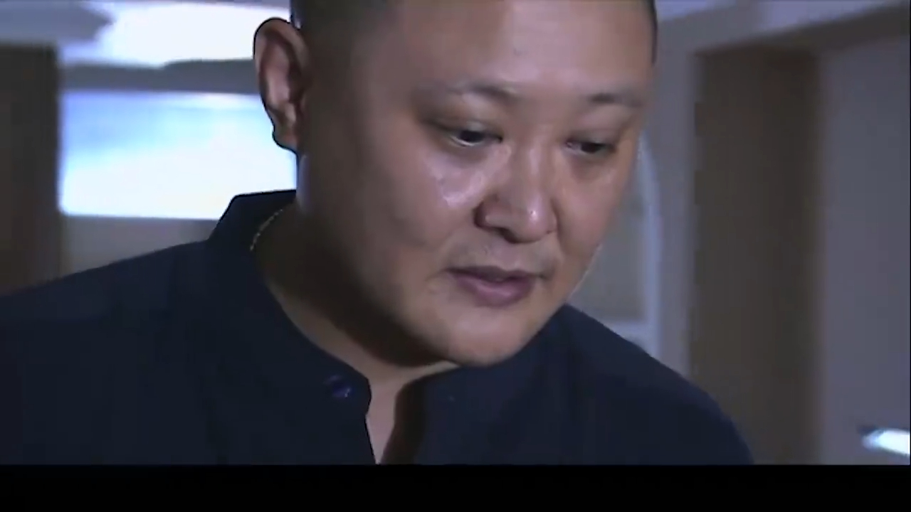 黑老大刚回家,没想到仇家早埋伏着,下秒送他归西!