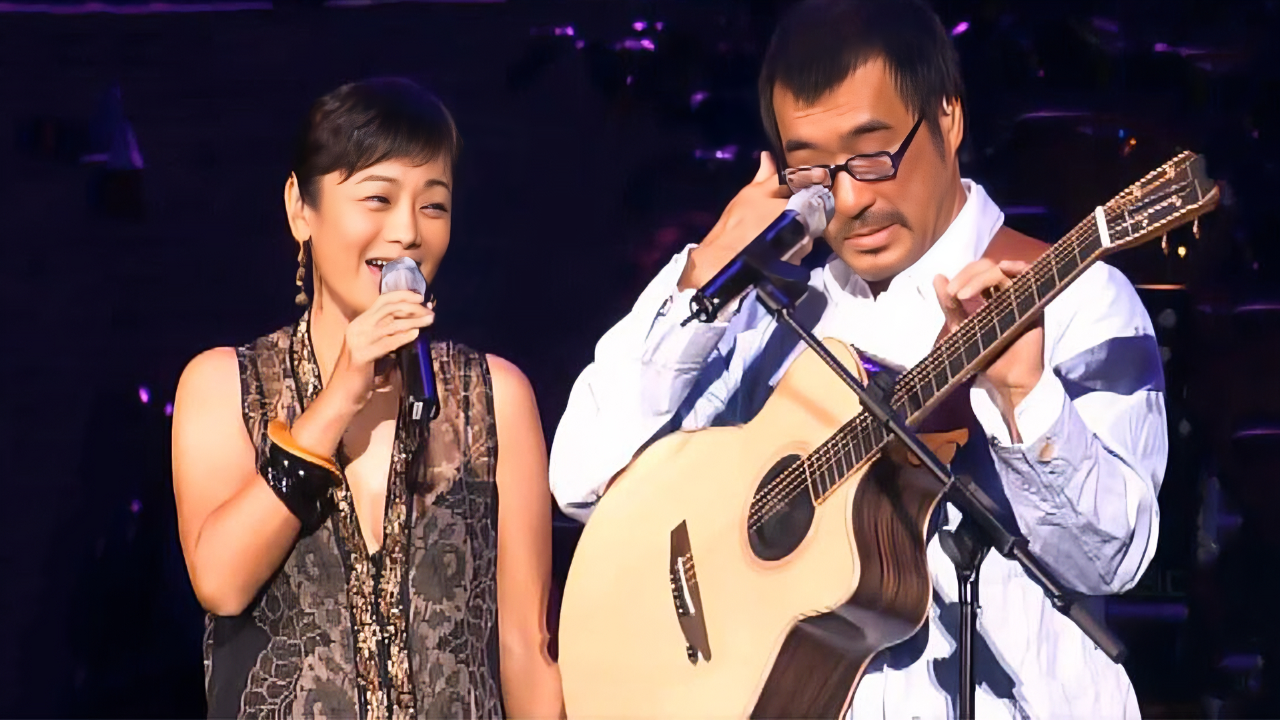 李宗盛初恋突然现身,演唱会上合唱《爱的代价》,老李激动到哽咽