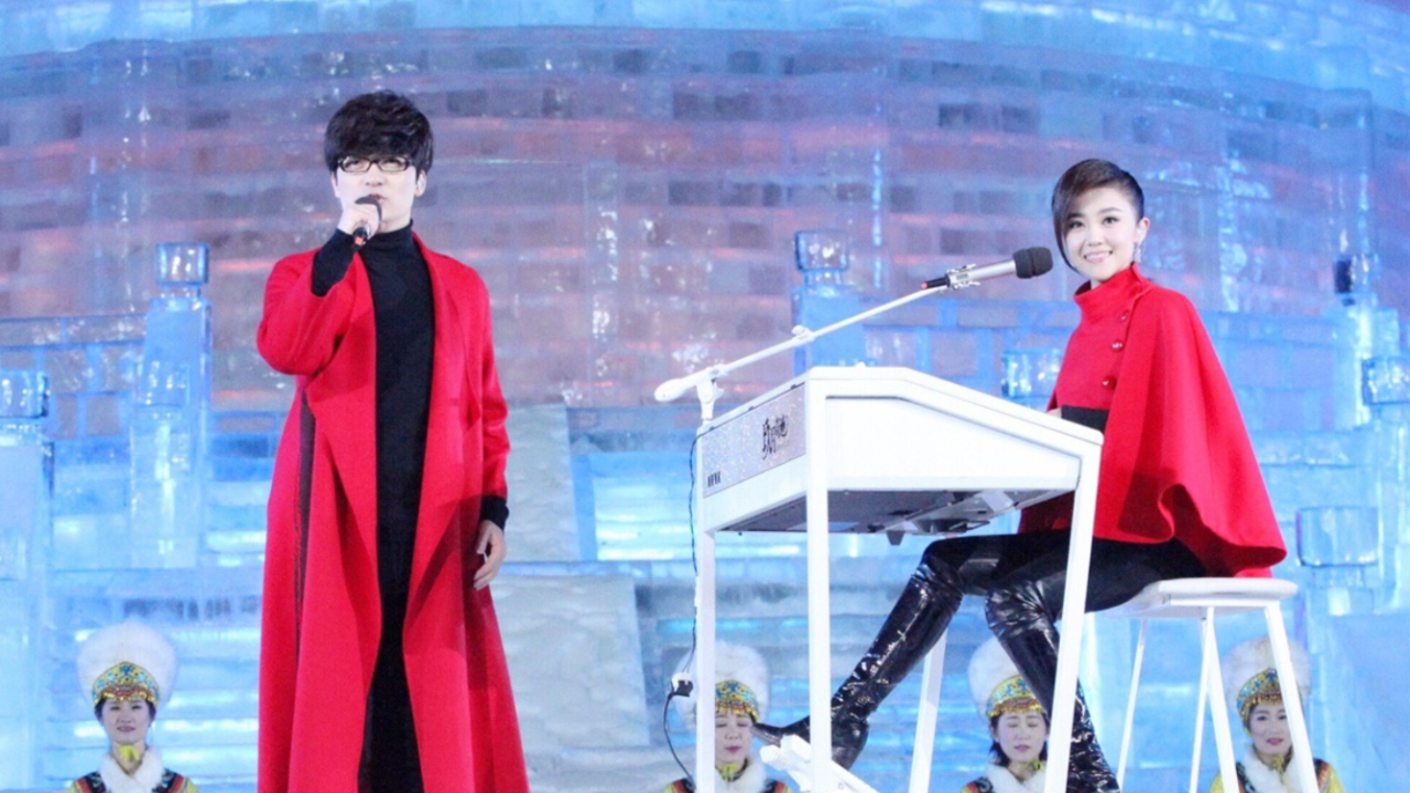 玖月奇迹当年是有多火,出道不久登央视节目,一双腿弹出一个乐队