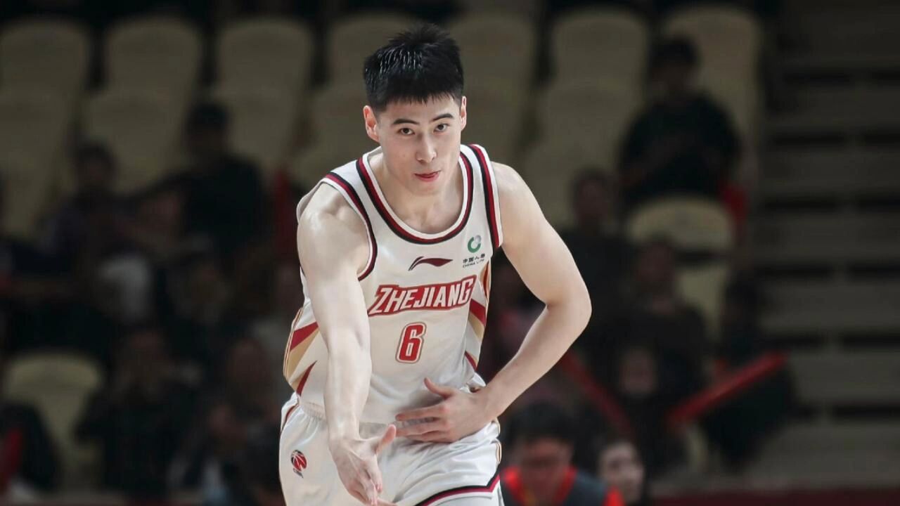 9秒!程帅澎绝杀!曾被批水平不够,网友:没给中国男篮丢人