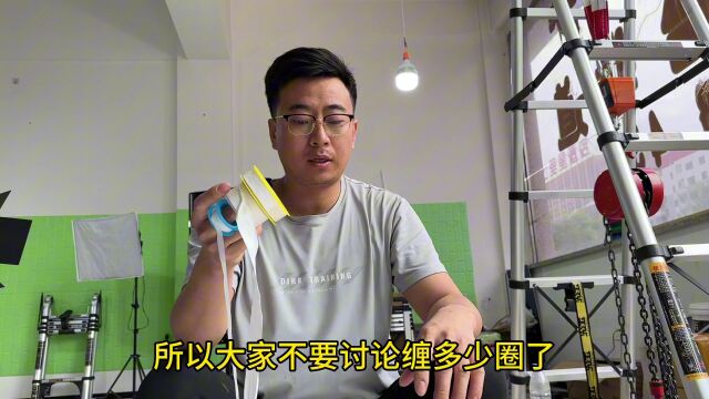 米师傅分享缠生料带的方法,生料带要看它的宽度厚度,韧性和非油性,这样适合卫浴安装