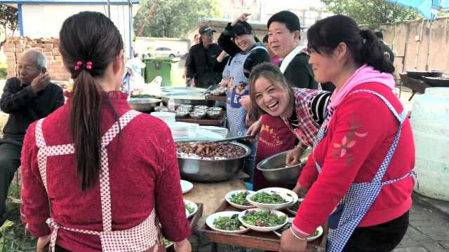 礼泉永康医院请1000多名老人免费体检看节目还吃席