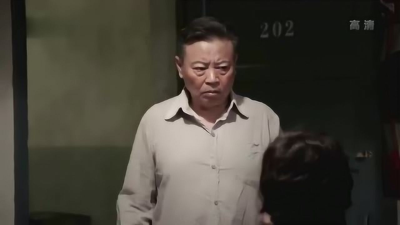父爱深沉，柳条沾水这套刑具抽屁股，小时候没少挨_腾讯视频