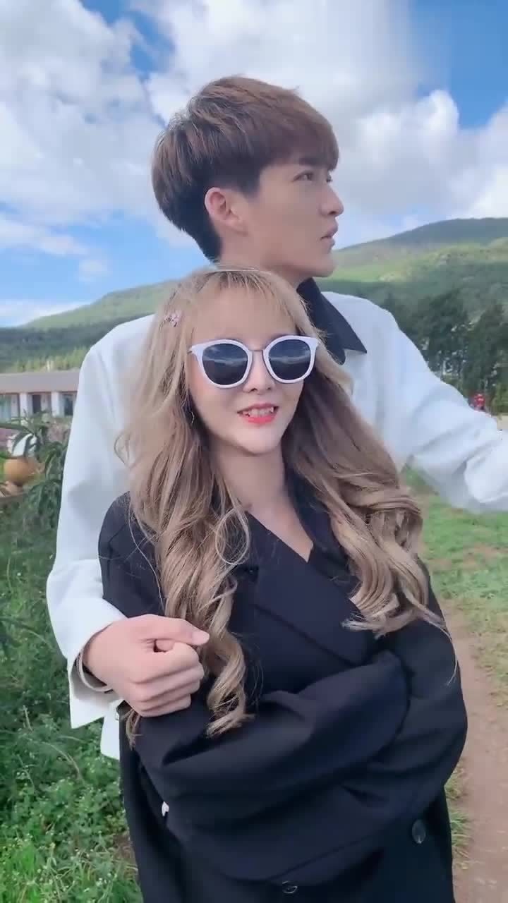 楚楚程程秀恩爱,眼前这一幕,拍摄的小哥哥绝对是被秀了一脸!