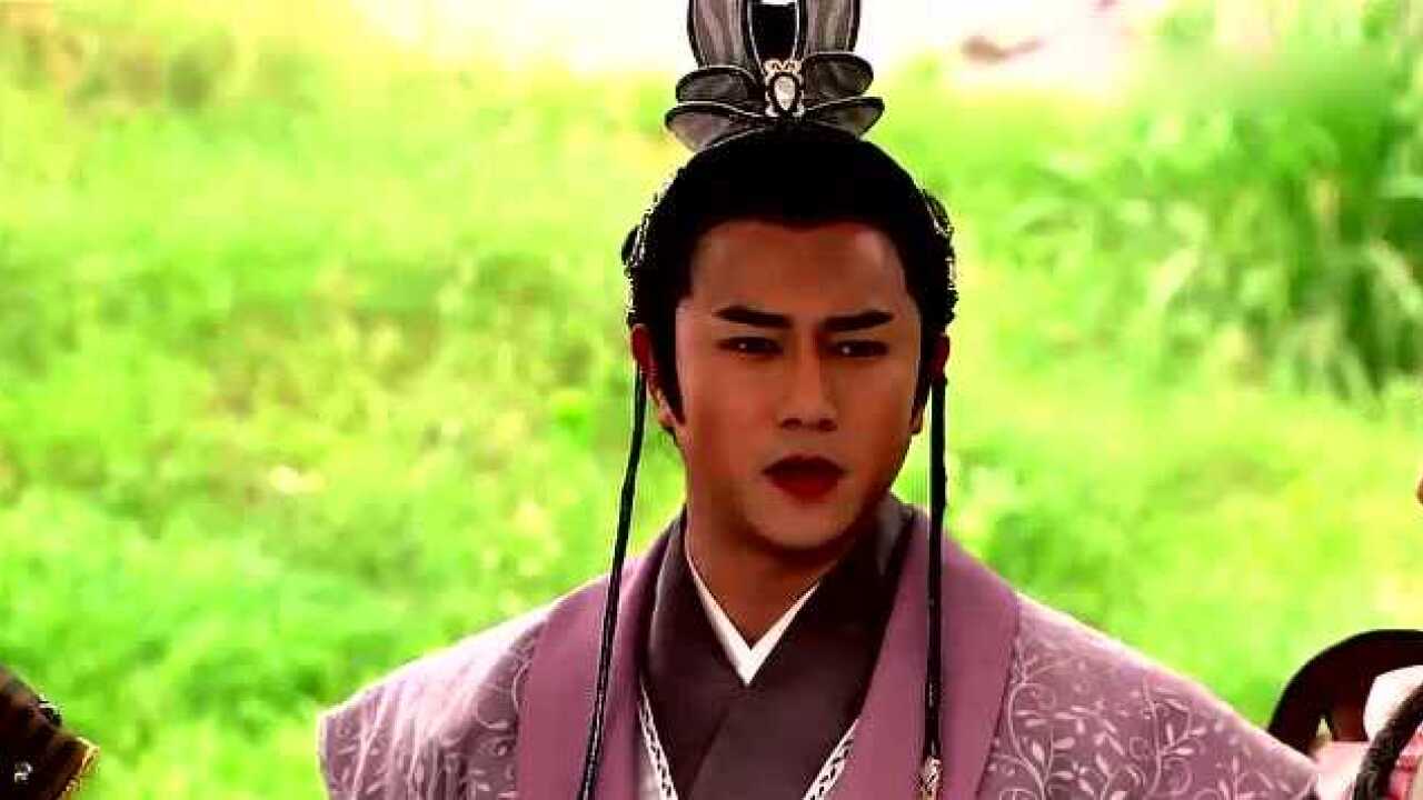 金银双锏遇到了龙纹双枪犹如丧家之犬瞬间被打败