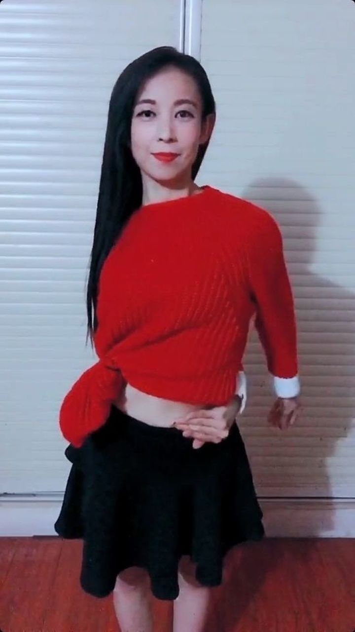 反手摸肚脐有多少人可以挑战成功呢