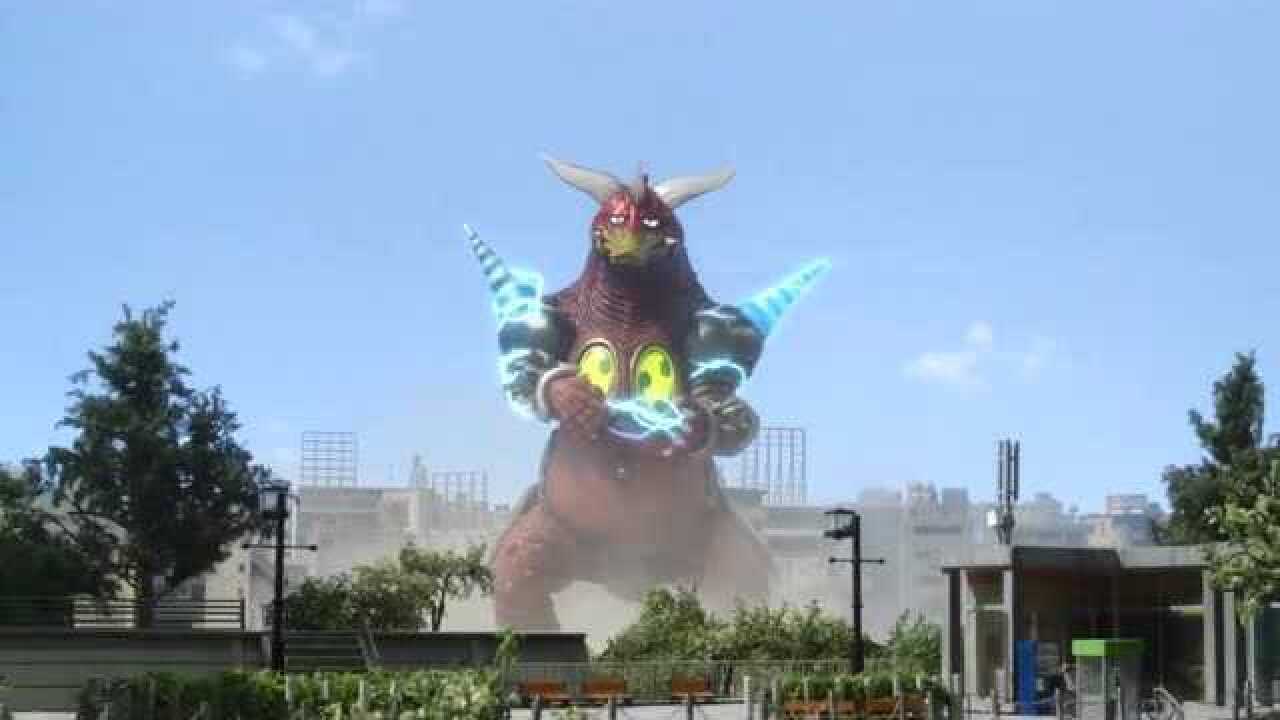 泰迦奥特曼:雷击兽神爆雷闪电怪兽登场,一眼看中奥特曼旁边的社长