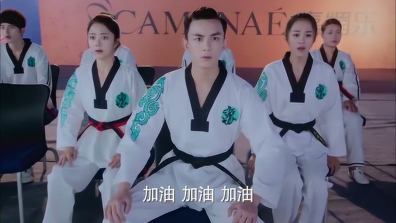 旋风少女2松柏的第一场比赛输给了风云道馆