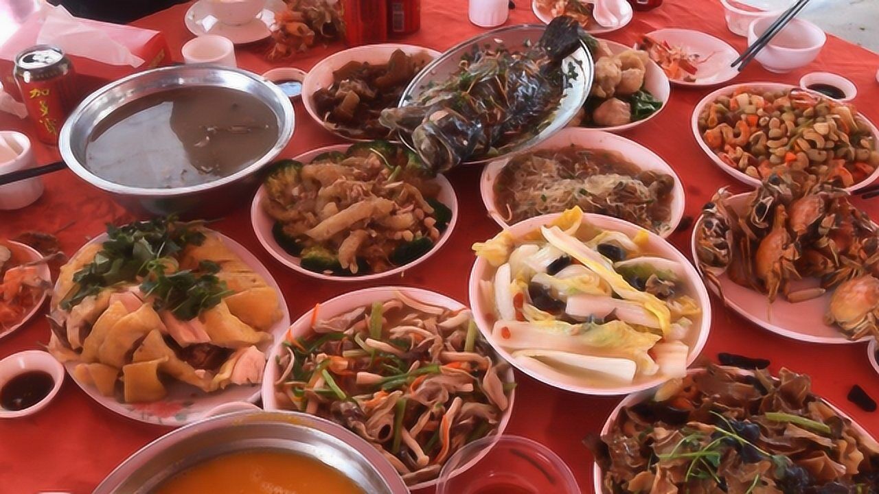 实拍阳江农村酒席,2000块钱一桌16个菜,来看看都吃些啥!