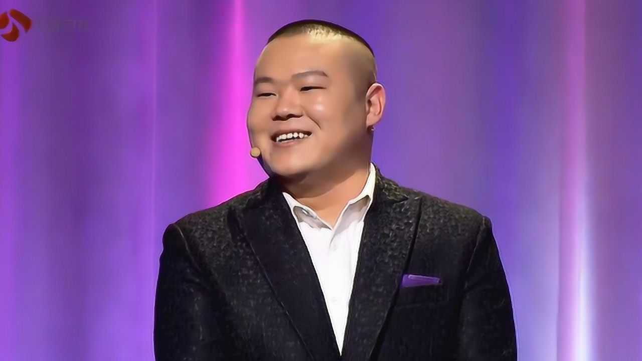 岳云鹏媳妇大个大背头!宽脑门大厚嘴唇!