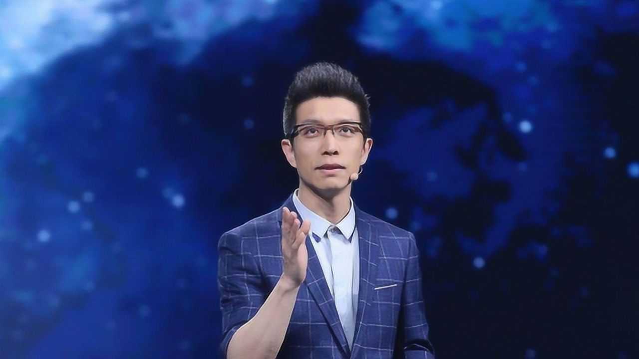 央视主播朱广权主持跨年晚会又出金句,网友调侃他是押韵狂魔