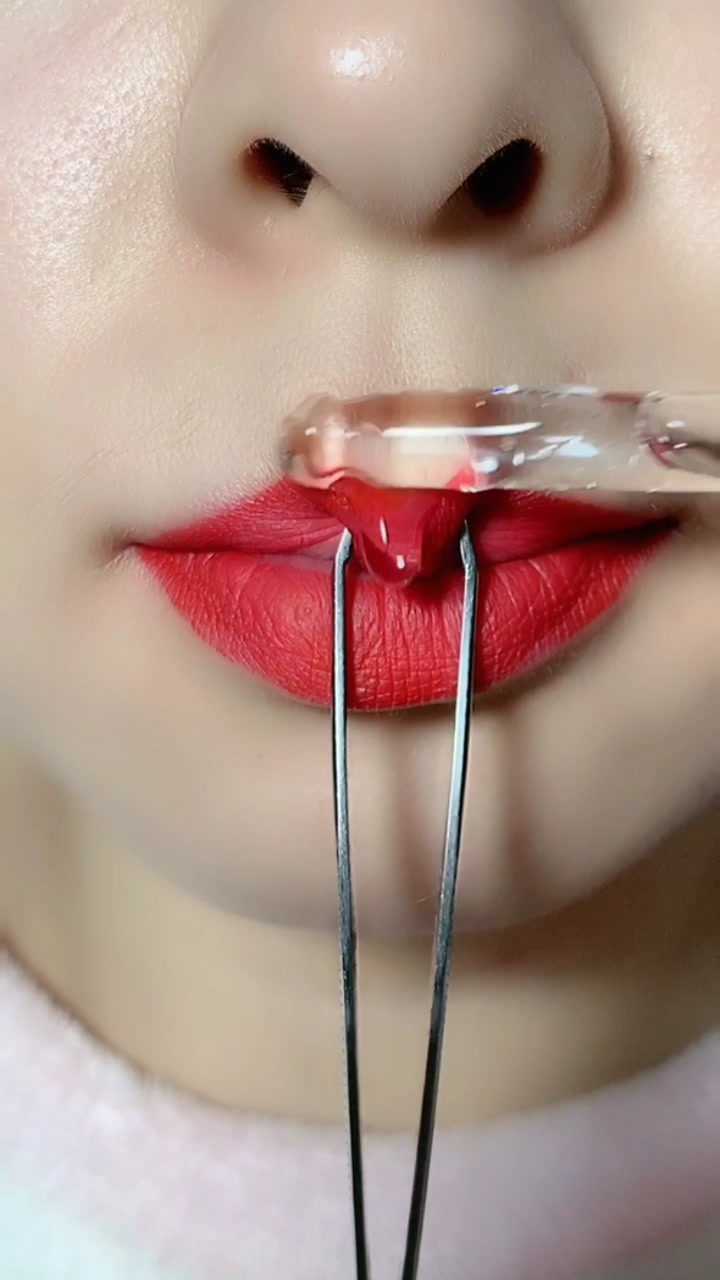 网红打唇珠的方法