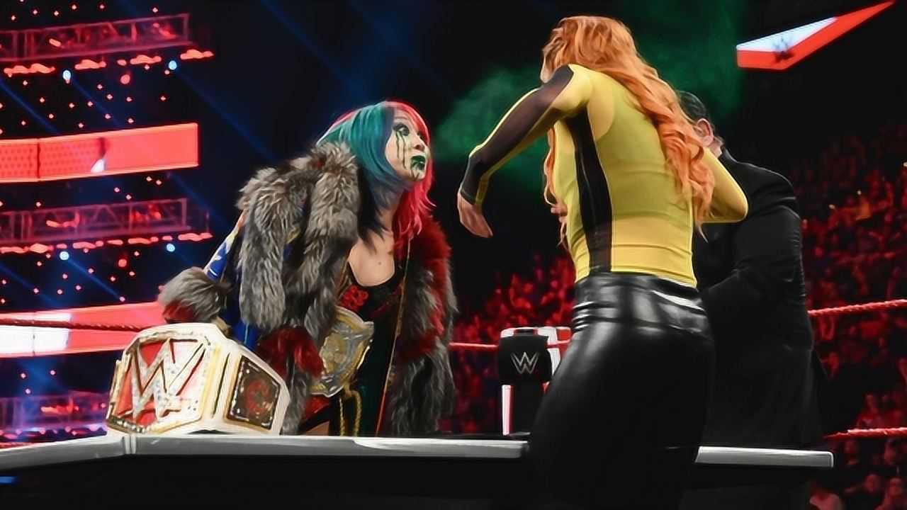 wwe日本美女明日华玩阴的,朝贝基脸上喷毒液!