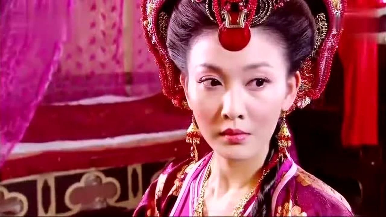 隋唐英雄大喜之日新娘子苏宝凤却手拿一把锋利的刀