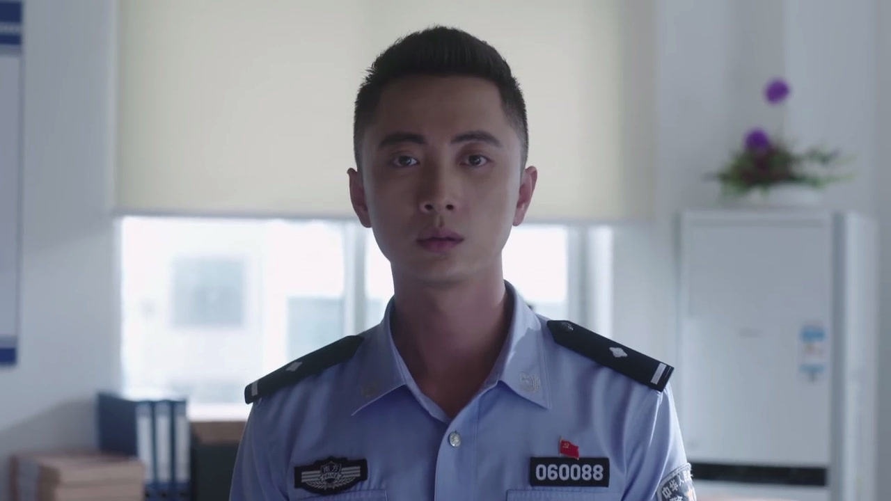 警犬来啦梁粤被吸毒女扎伤结果她是艾滋病患者立马不淡定了