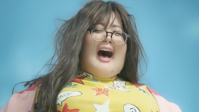 小保安为了防止女胖胖跳楼,就娶了她,没成想减肥后秒变小姐姐