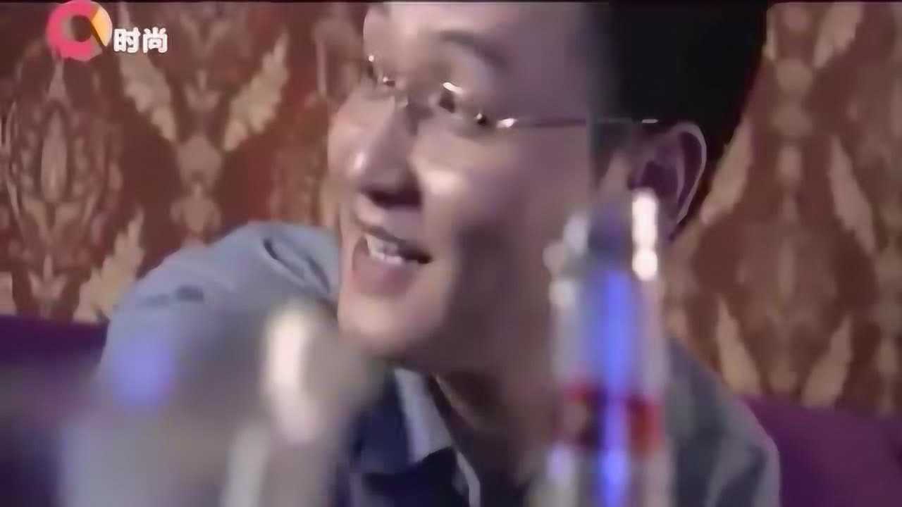 禽兽大叔把女孩灌醉，女孩无助的被糟蹋_腾讯视频