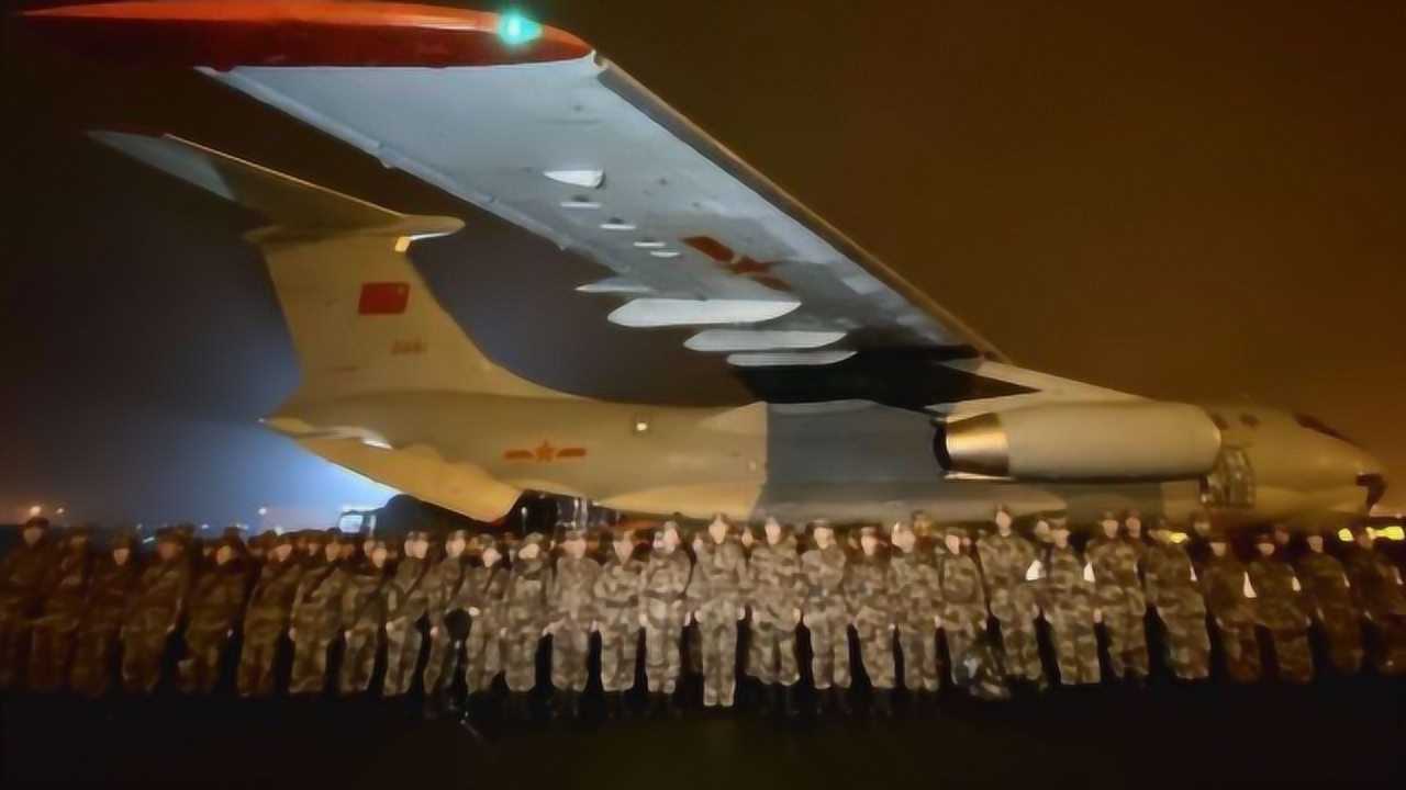 士兵出击!150名解放军医护人员奔赴武汉,画面堪比军演现场