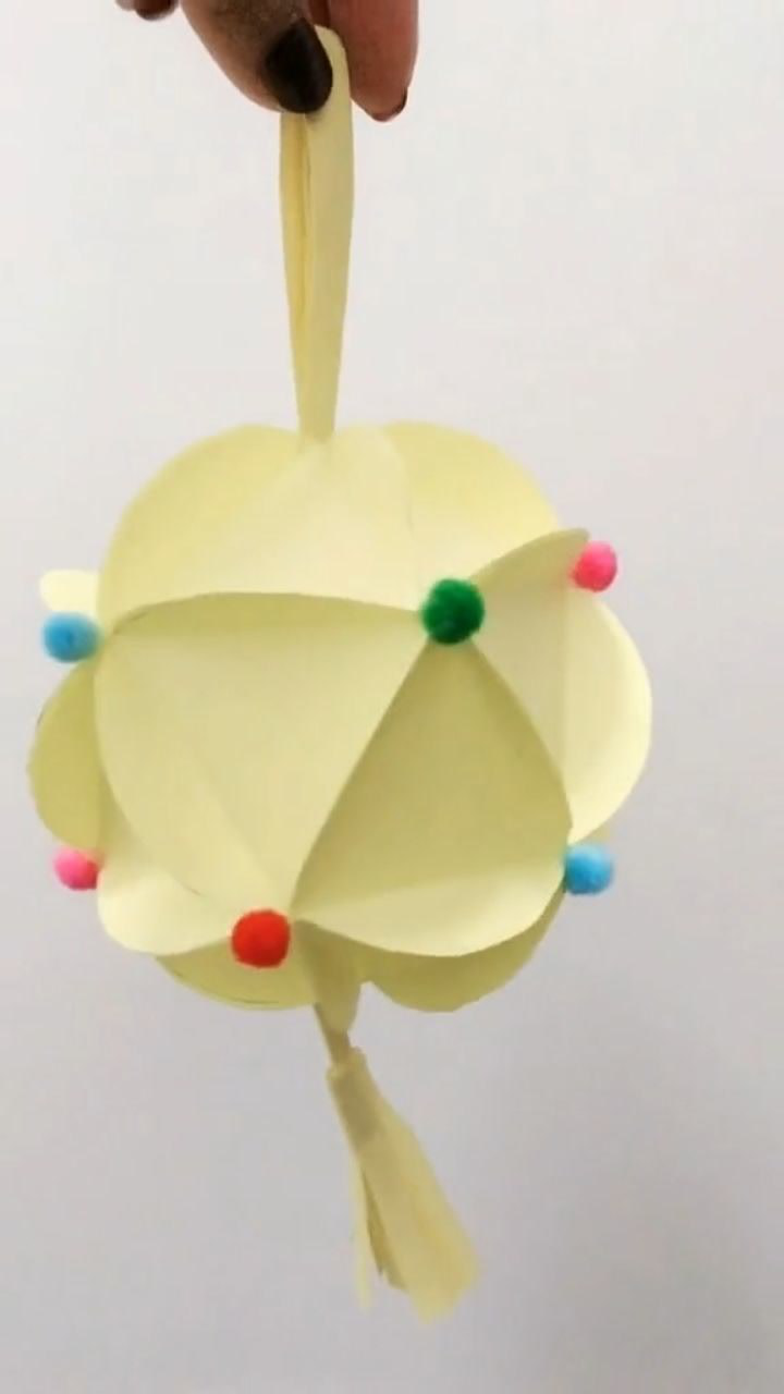 超简单的手工贴纸花球,家长们学起来吧!