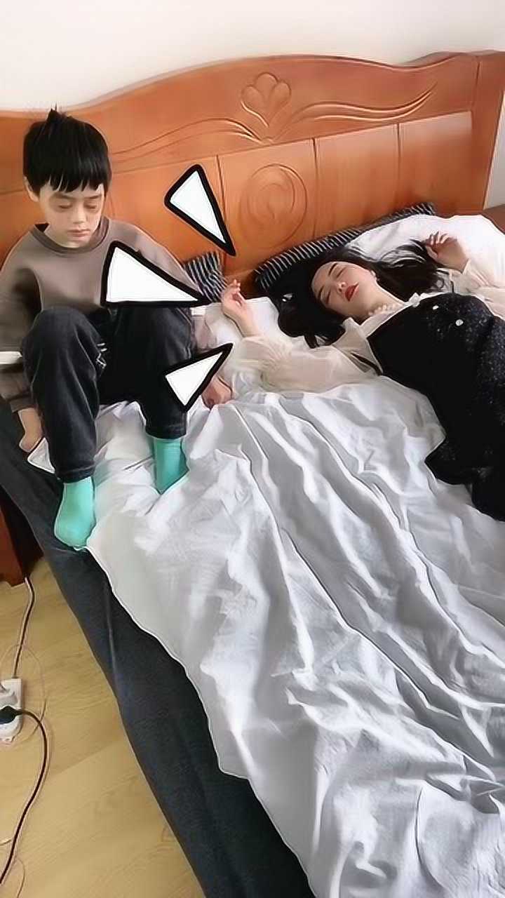 姐姐睡觉打呼噜磨牙喜欢摆大字还有人要吗