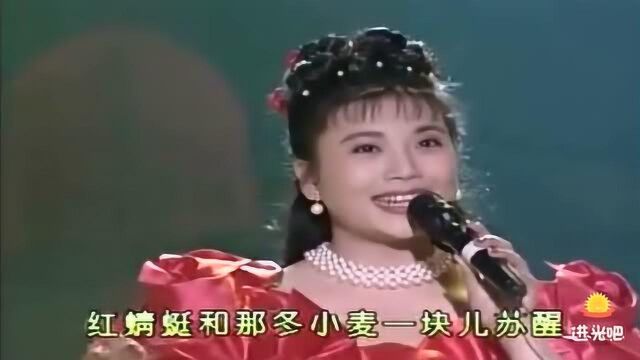 张也歌曲《听春风》听春风在残雪中洒洒穿行送来新春贺词