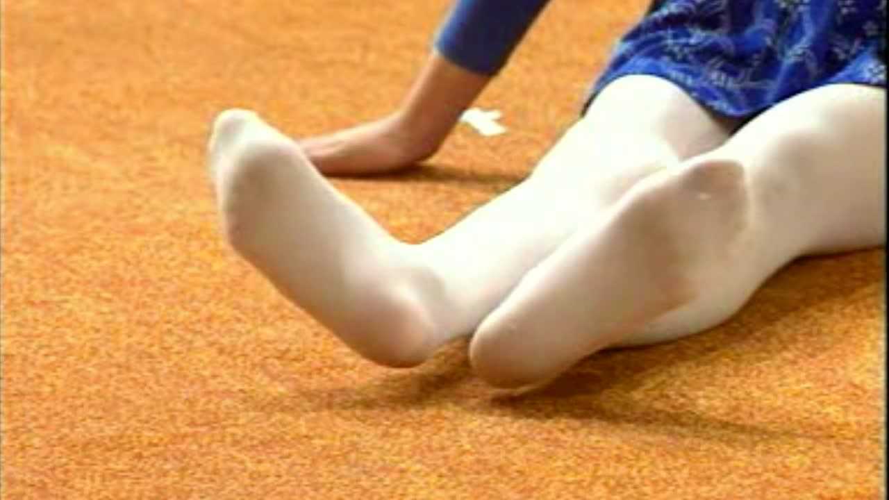 北京舞蹈学院少儿舞蹈考级第六级:勾绷脚