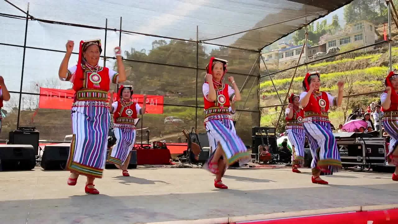 贡山夕阳红舞蹈队(怒族舞蹈)