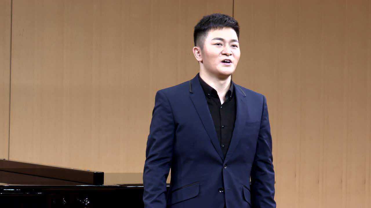 3.张明旭演唱歌曲《怀念曲》