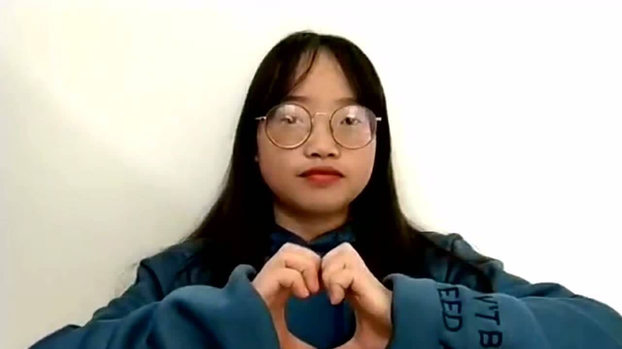 手势舞《不放弃》