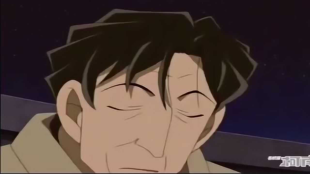 名侦探柯南毛利小五郎正打瞌睡,传来女子叫声,原来有人被电死