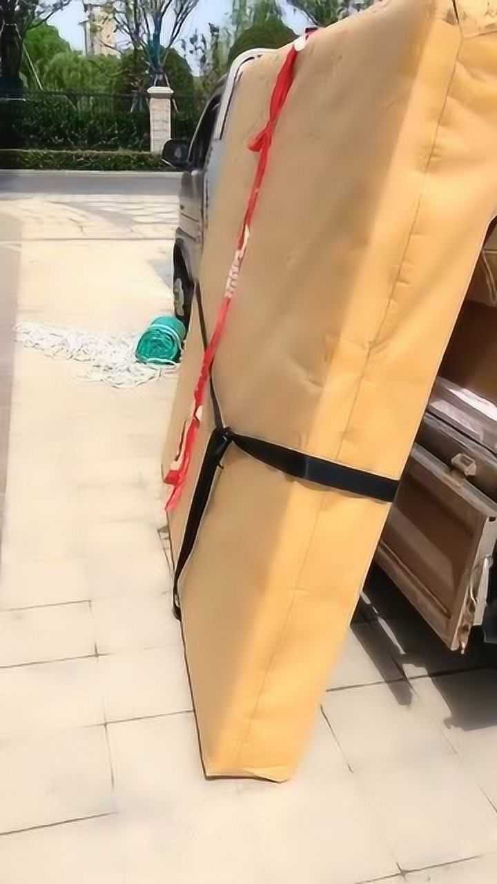 这个床垫电梯上不去客户说20块一层我犹豫了不知道划算不