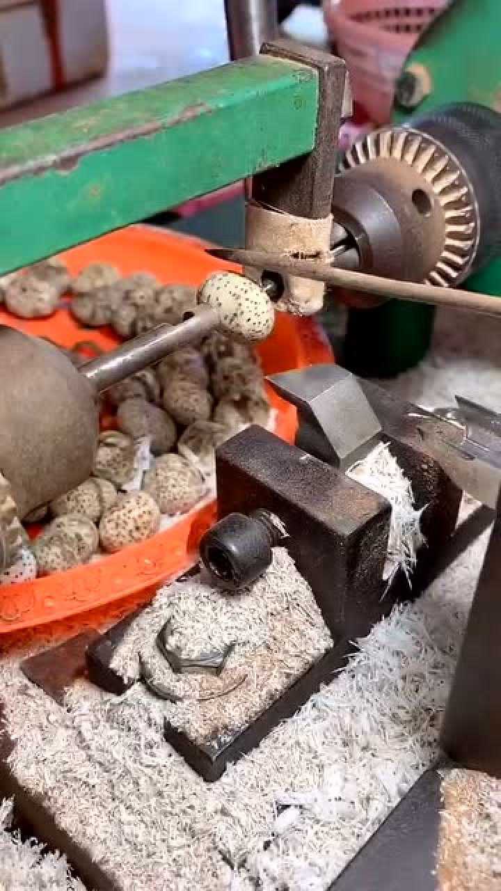 用机器打磨一个星月菩提去掉外衣后这模样真让人惊艳