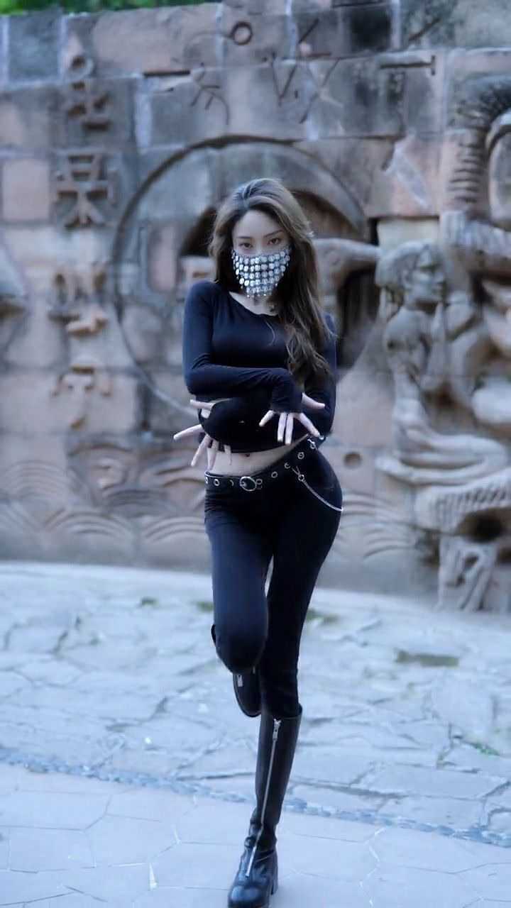 蒙面女郎跳印度舞这双眼睛你要仔细看