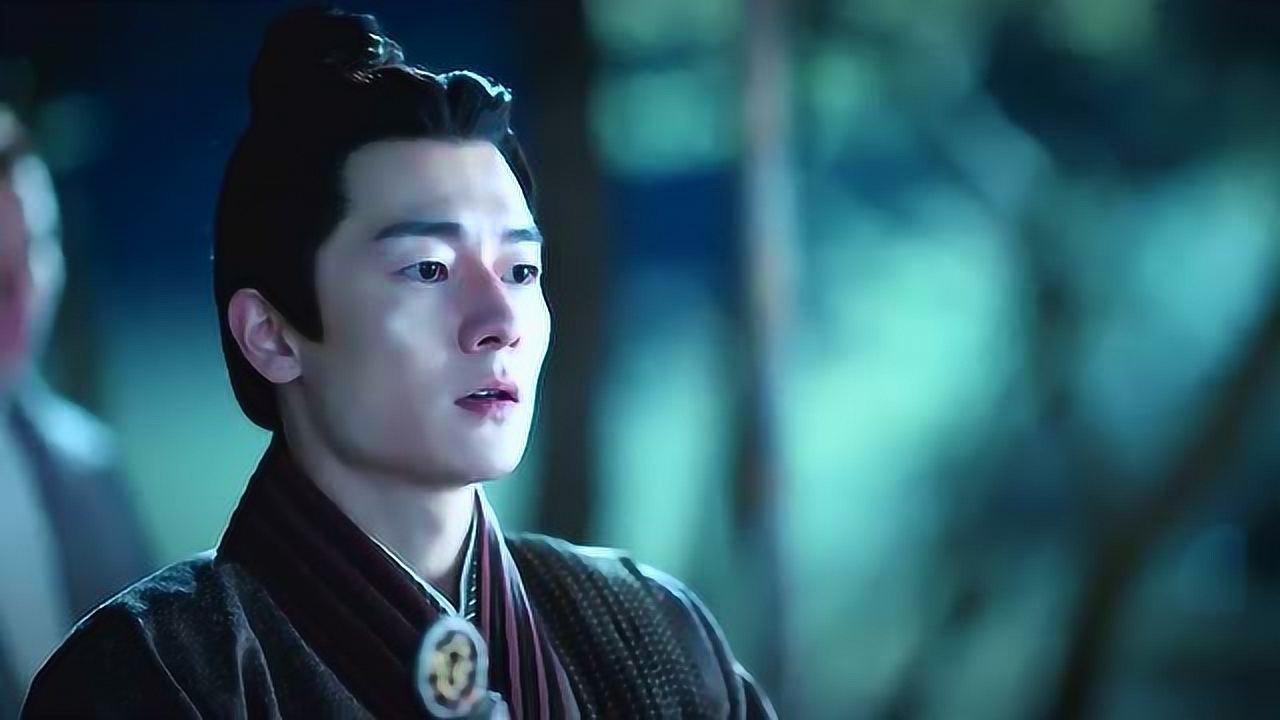 锦绣南歌秦昊习惯性要牵李沁的手却抓了个空尴尬收手