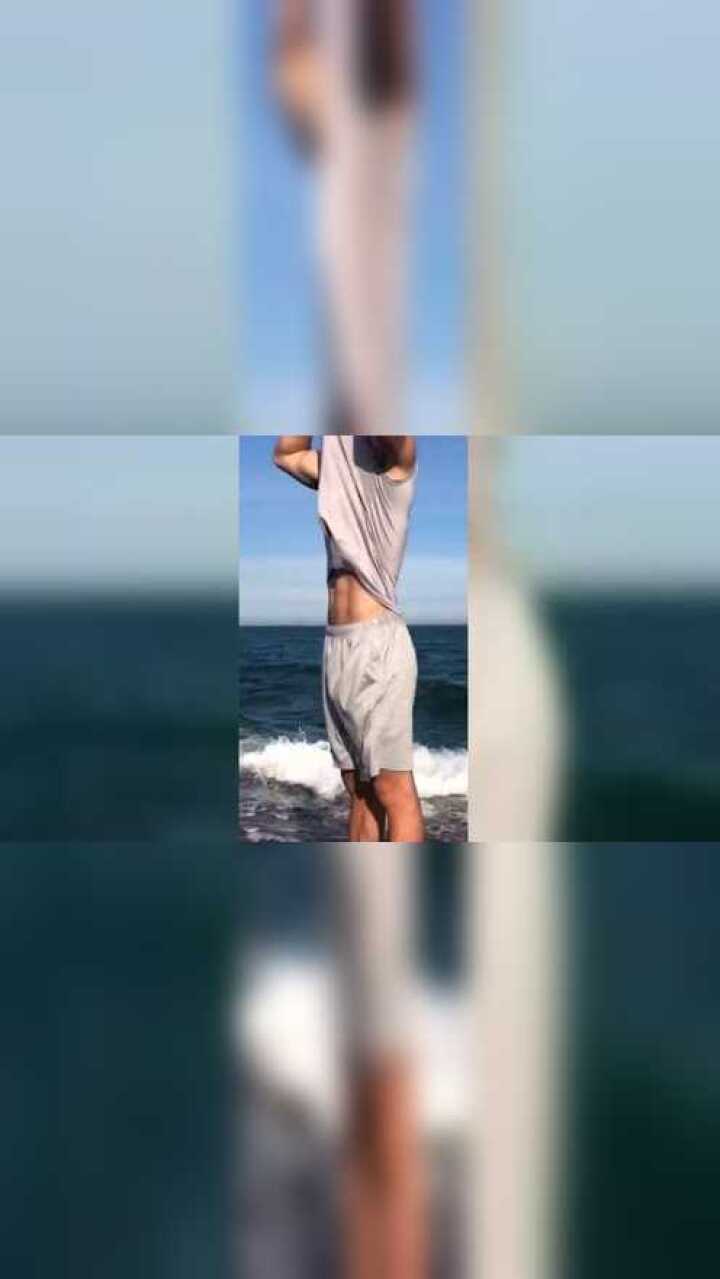 八块腹肌的猛男屏幕前的你想不想摸一下呢