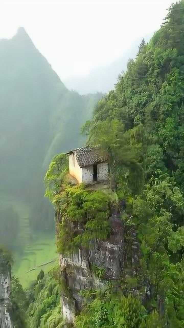 悬崖峭壁上的小屋,好奇它是怎么建成的