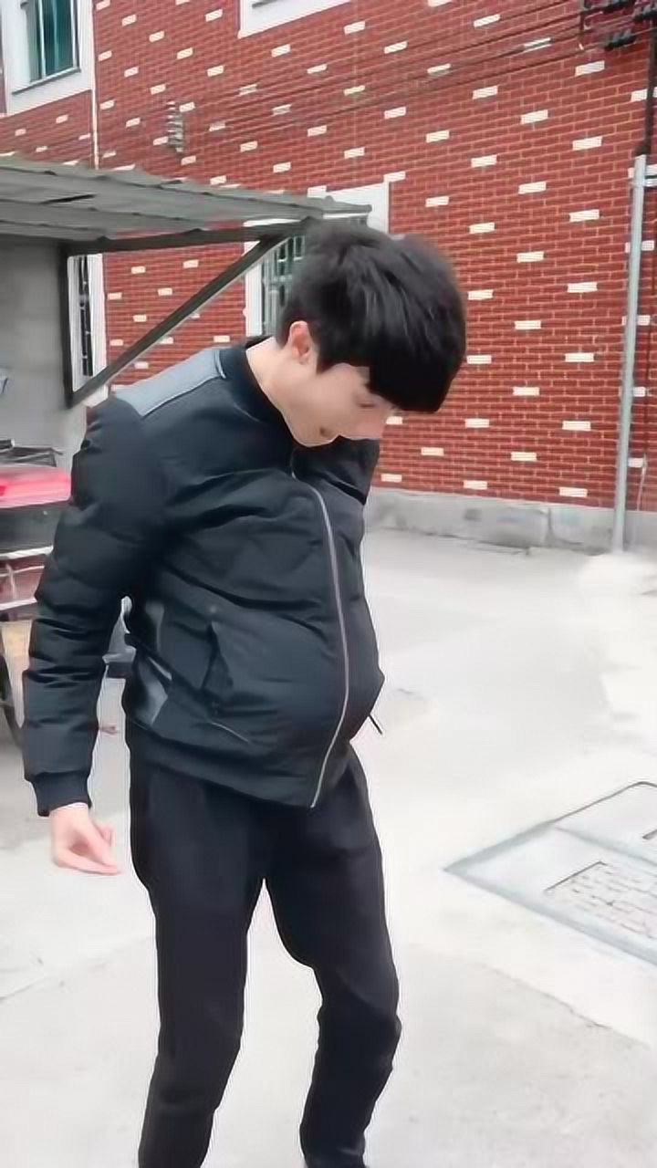 帅哥撞击美女太猛烈了导致间接怀孕真是太可怕了