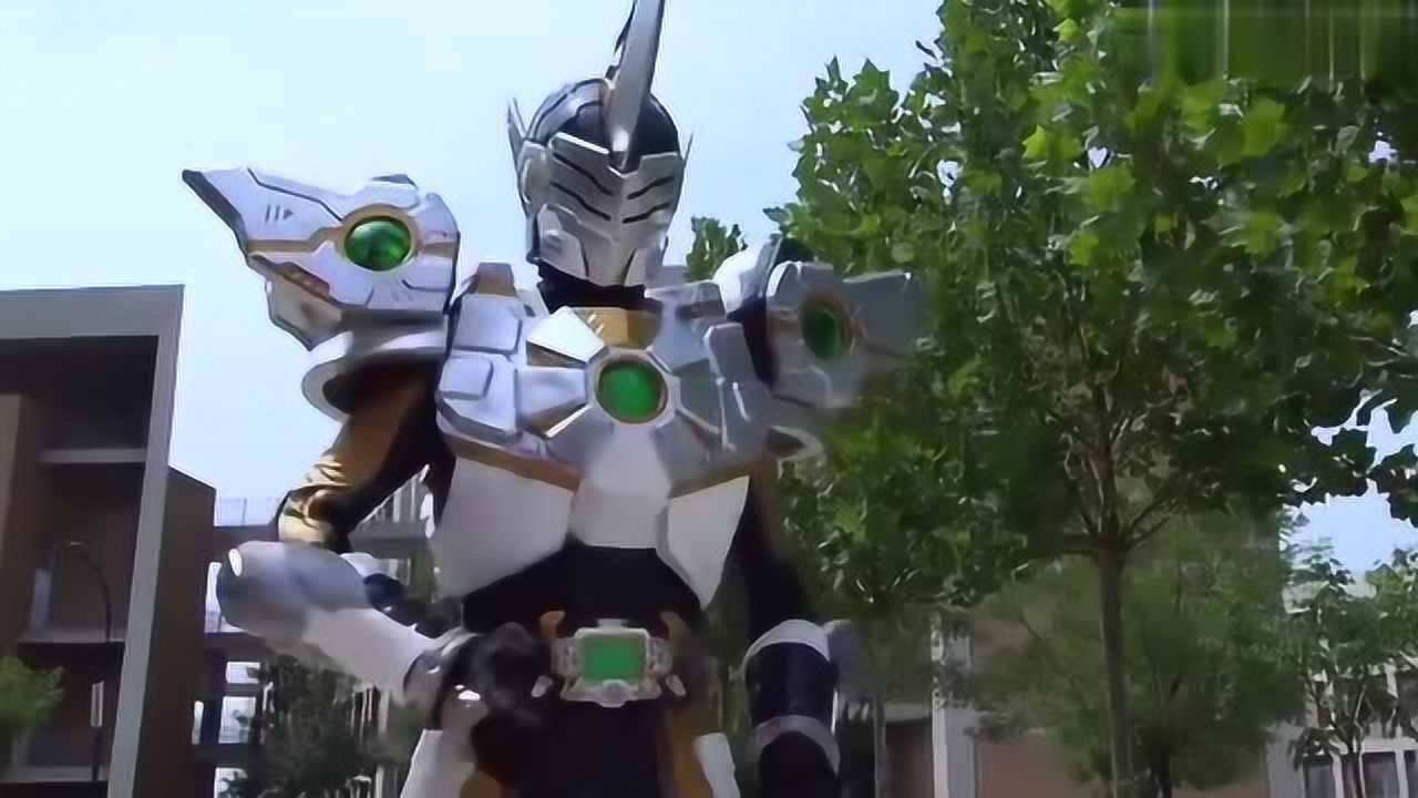 铠甲勇士铠传雷钢爆锤的威力好惊人