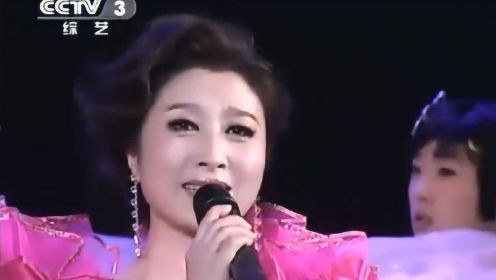 刘媛媛演唱《带上爱飞翔》，歌声亲切自然，唱进我们的心坎里！