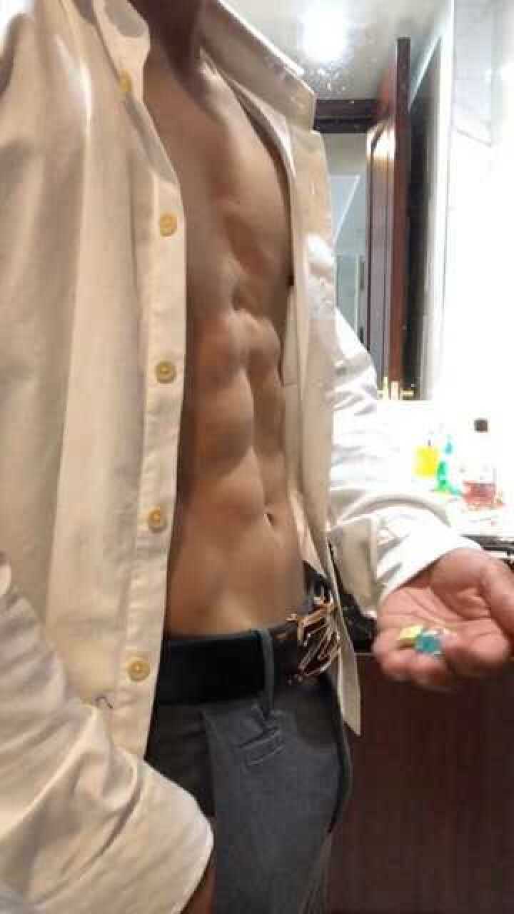 这样的腹肌男，真的爱上了，而且还是八块腹肌_腾讯视频