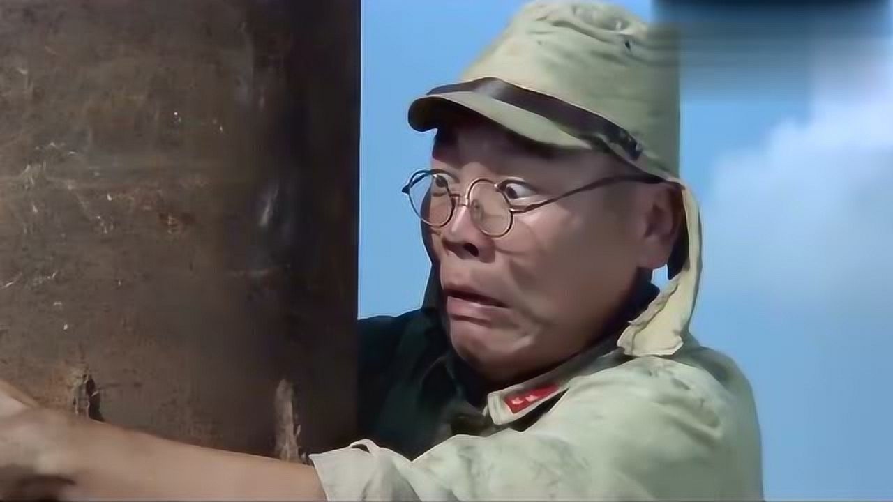 举起手来鬼子用木桩拦火车弄得自己的手差点拦没了真是绝了