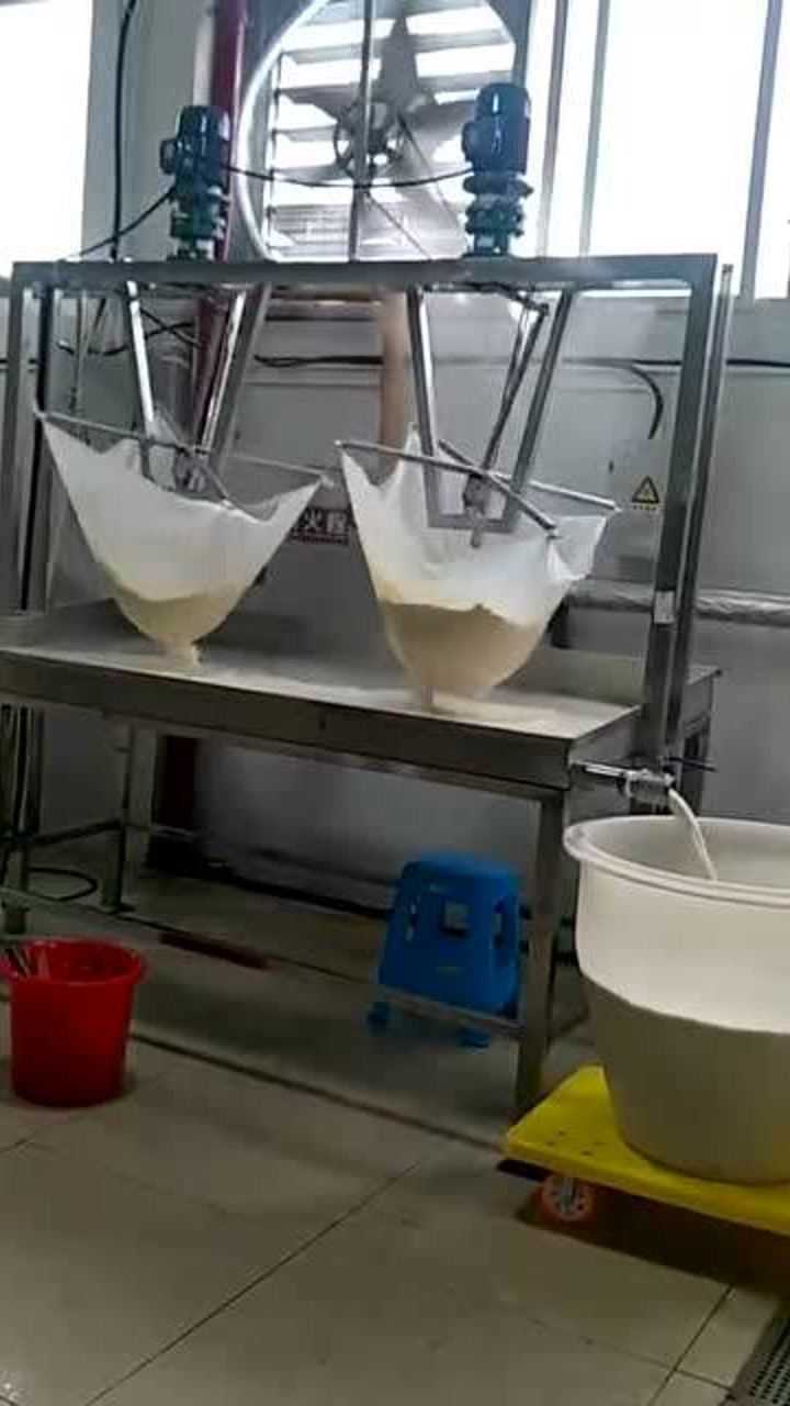 新式豆渣过滤机,产量极高,最重要的是节省人工!