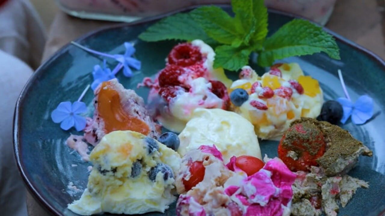 李子柒自制水果冰淇淋当摄影师关掉滤镜后网友食欲全无