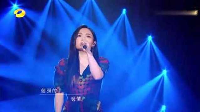 徐佳莹演唱《一样的月光》,甜美嗓音醉人心扉,萧敬腾都听醉了