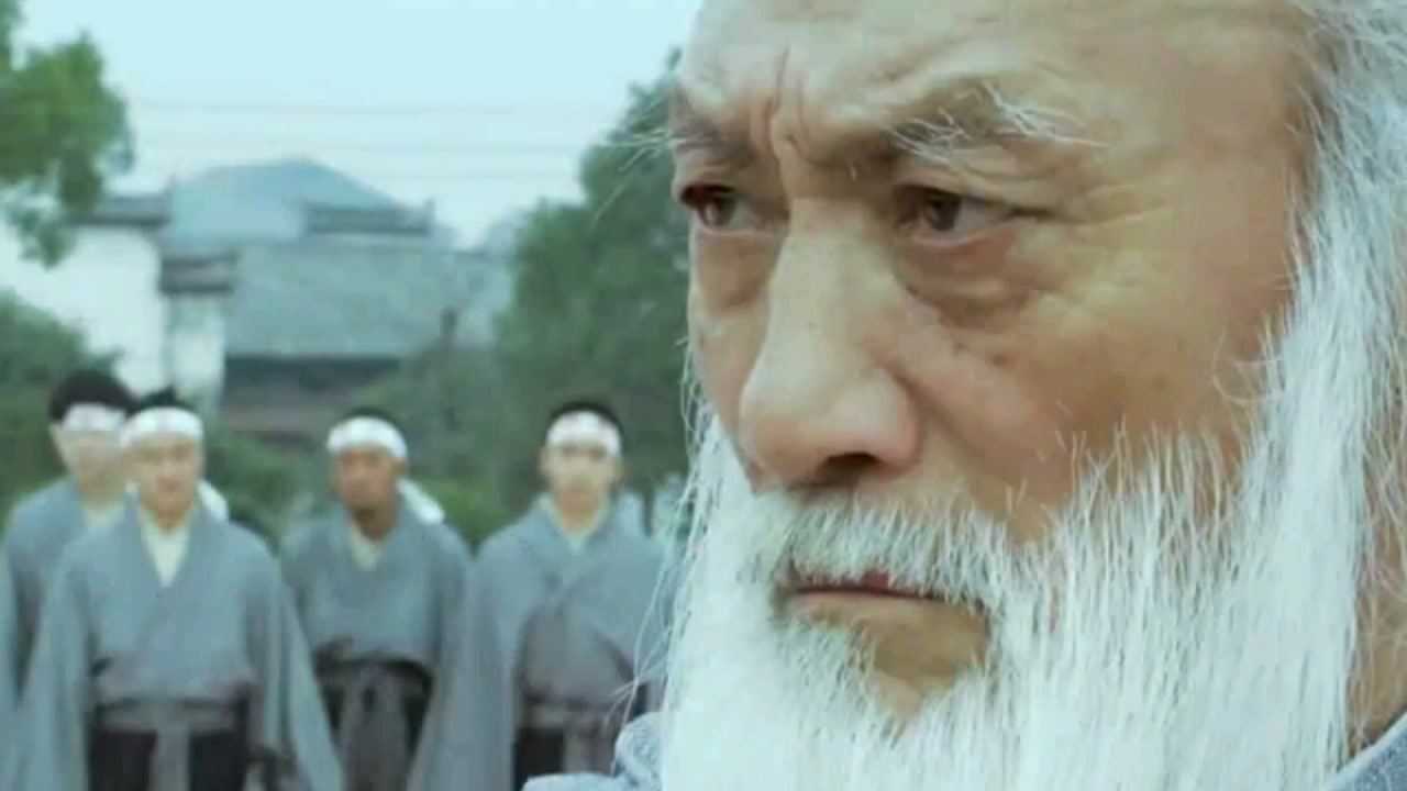 不愧是双手剑圣于承惠内劲一震敌人直接飞出擂台