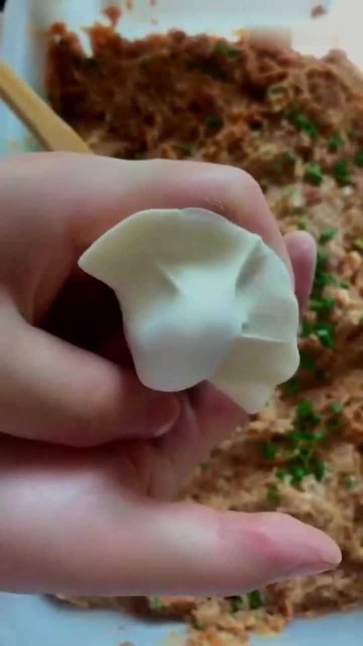 最传统的挤饺子手法